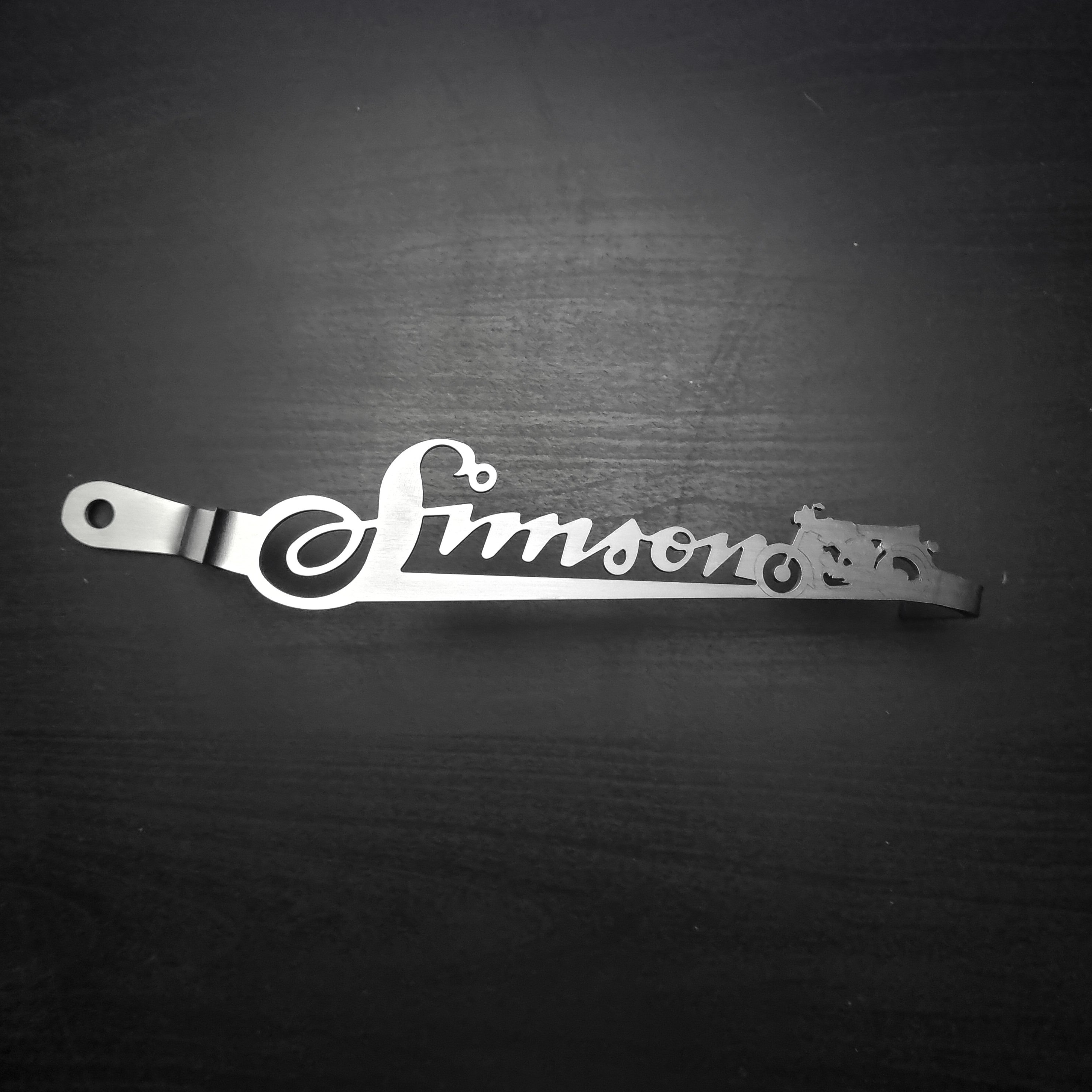 Simson Kennzeichenhalter - "Simson mit Motiv S51" Simson Kennzeichenhalter - "Simson mit Motiv S51"