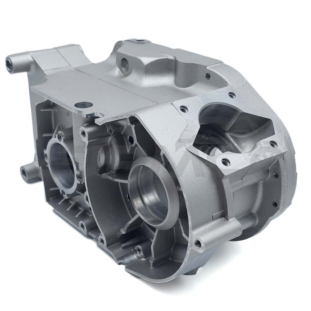 Motorgehäuse für SIMSON-Motor M541-543 (60km/h) - silbermetallic lackiert - gebohrt auf Ø46,1mm für Standard-Zylinder Motorgehäuse für SIMSON-Motor M541-543 (60km/h) - silbermetallic lackiert - gebohrt auf Ø46,1mm für Standard-Zylinder