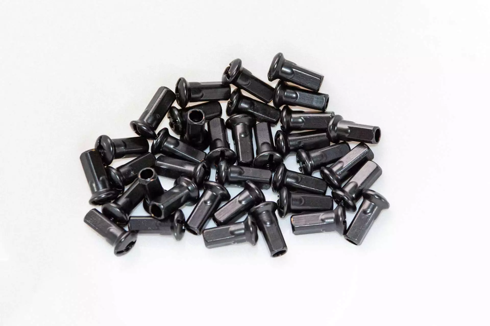Nippelsatz M4 Messing Schwarz (36 Stück) | Speichennippel für Simson Felgen