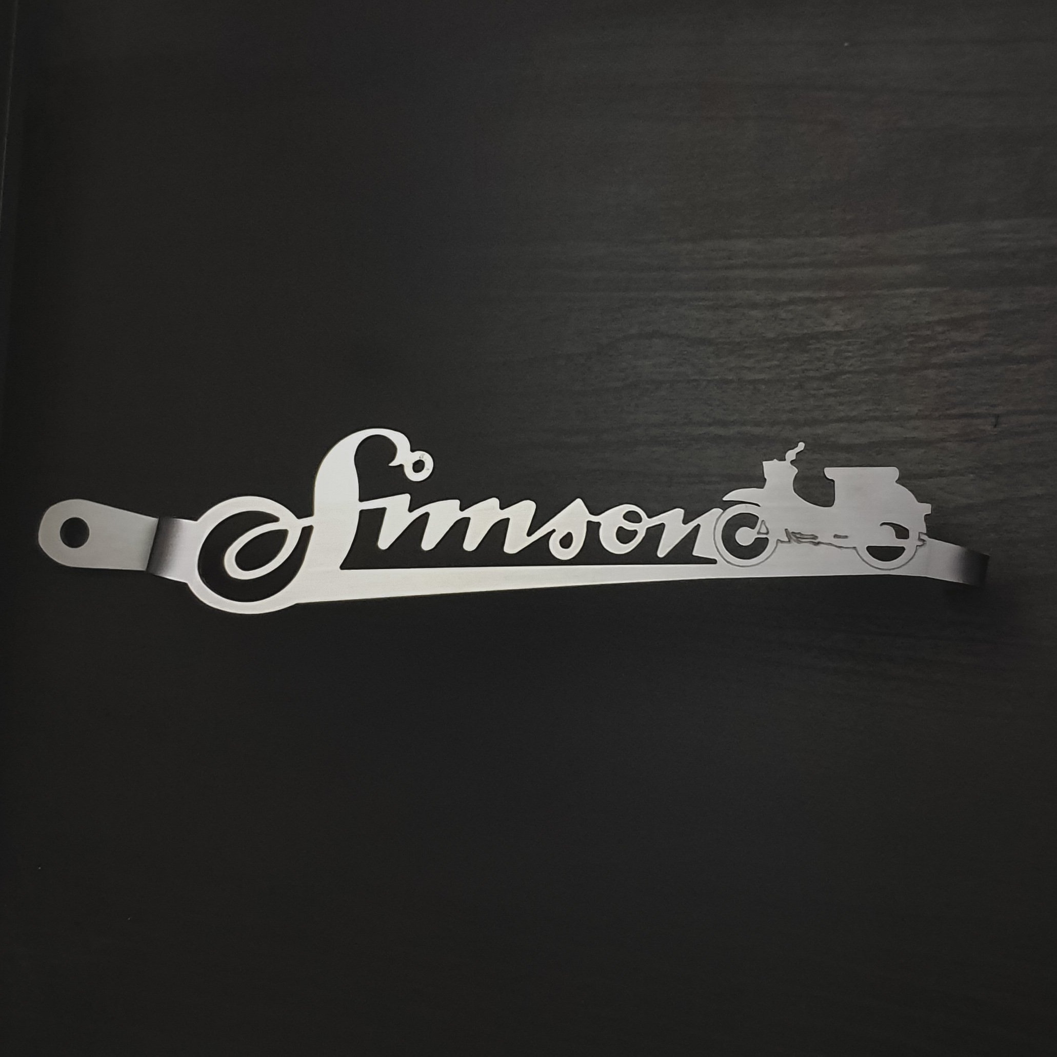 Simson Kennzeichenhalter - "Simson mit Motiv Schwalbe" Simson Kennzeichenhalter - "Simson mit Motiv Schwalbe"