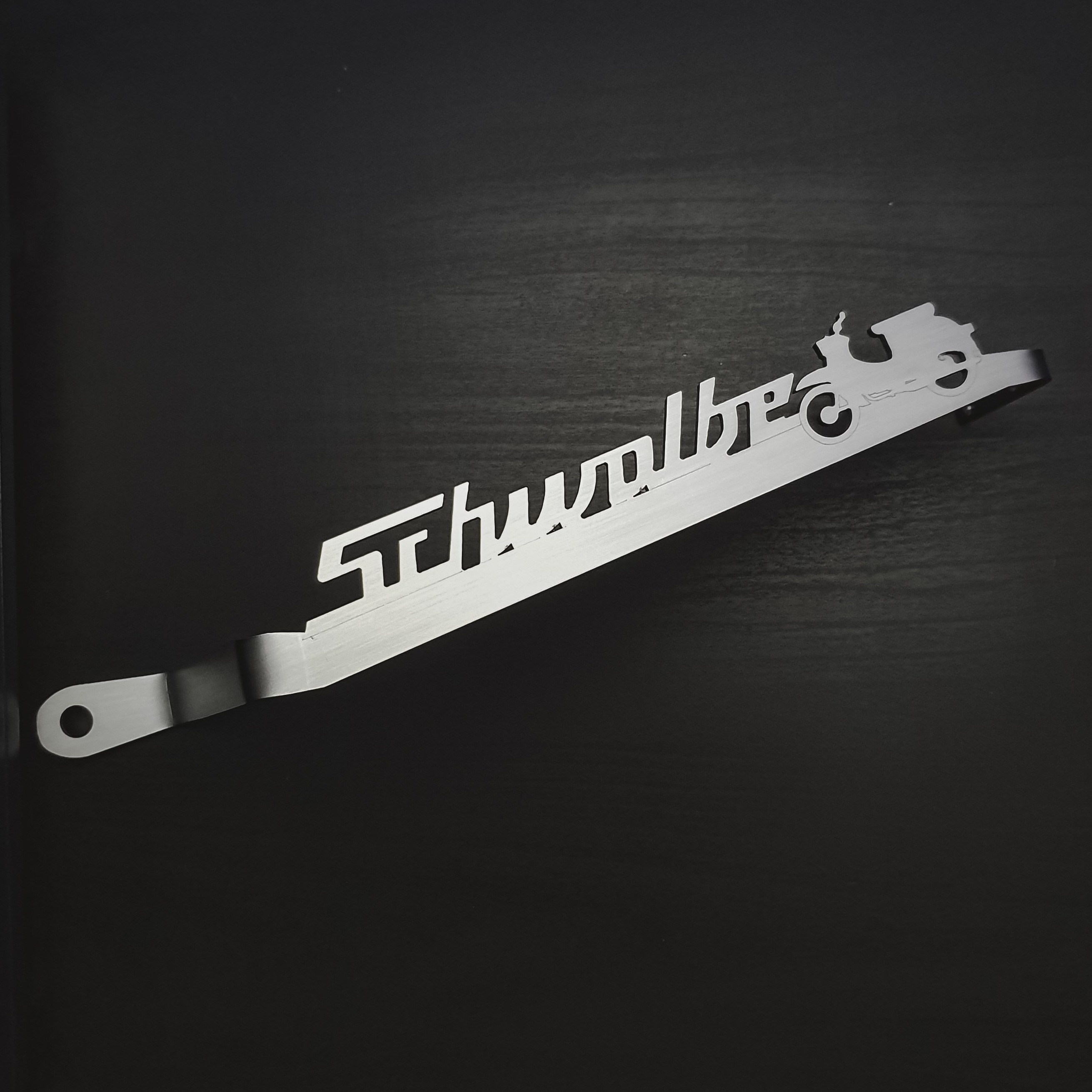 Simson Kennzeichenhalter - "Schwalbe mit Motiv Schwalbe V1" Simson Kennzeichenhalter - "Schwalbe mit Motiv Schwalbe V1"